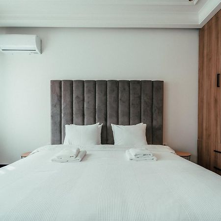 Biarritz Luxury Apartments เบลเกรด ภายนอก รูปภาพ