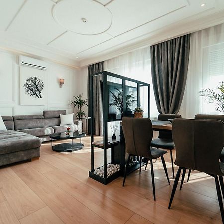 Biarritz Luxury Apartments เบลเกรด ภายนอก รูปภาพ