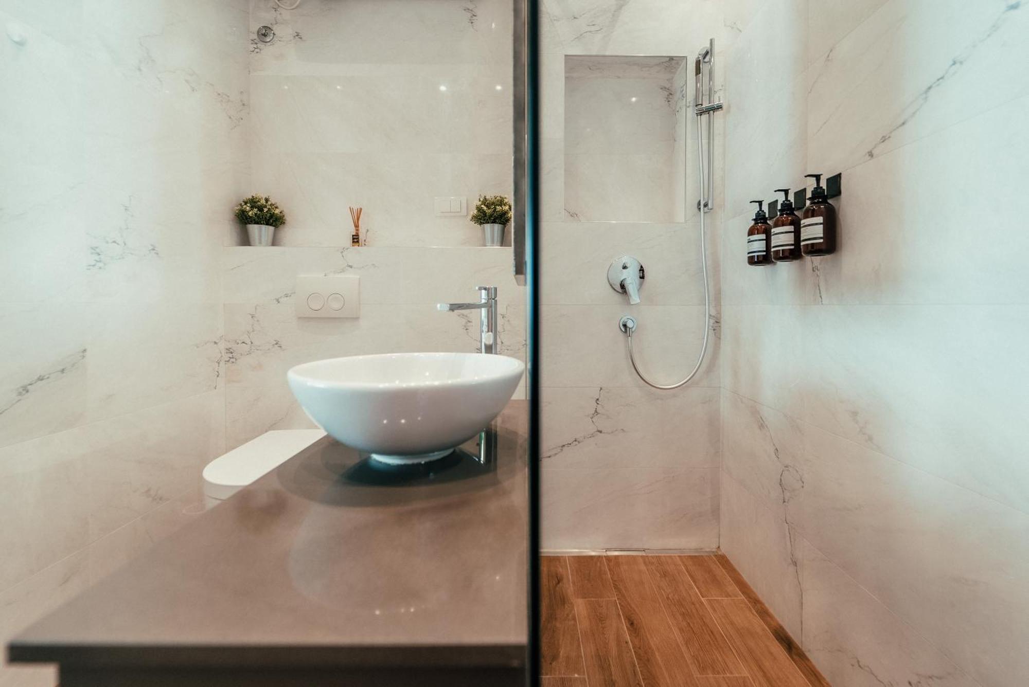 Biarritz Luxury Apartments เบลเกรด ภายนอก รูปภาพ