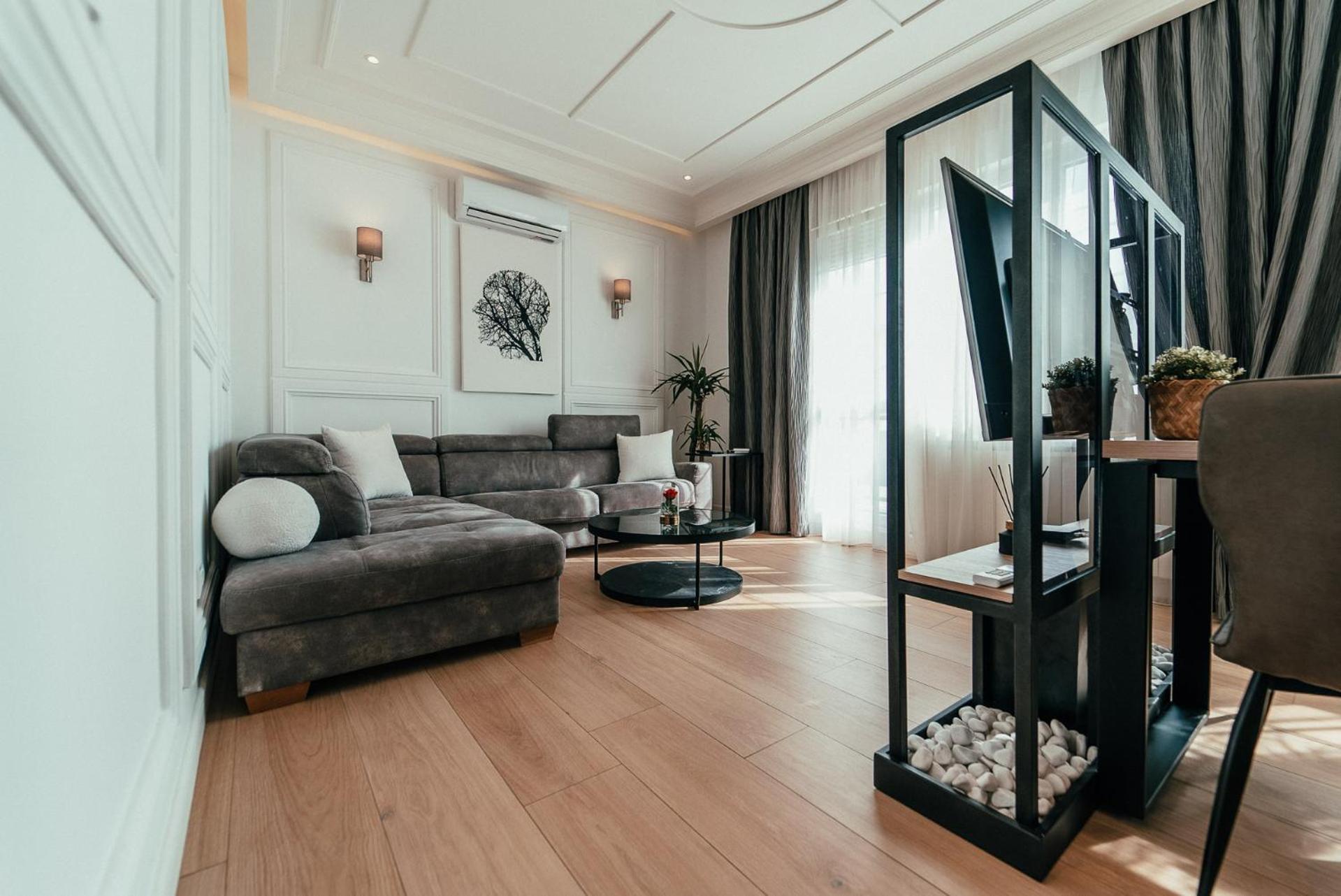 Biarritz Luxury Apartments เบลเกรด ภายนอก รูปภาพ