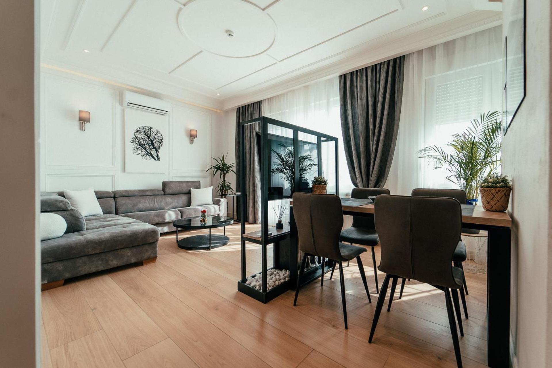 Biarritz Luxury Apartments เบลเกรด ภายนอก รูปภาพ